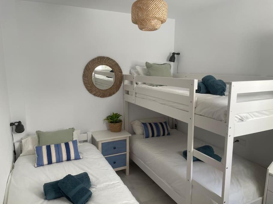 Villa Casa Lola Conil, Azotea Al Mar Y Parking Solo Familias O Parejas Conil De La Frontera Esterno foto