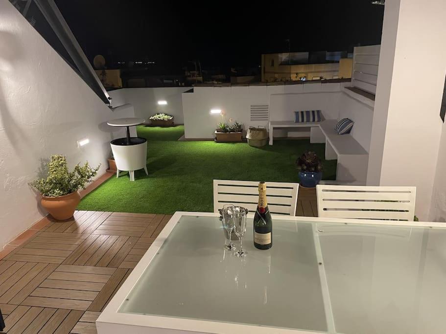 Villa Casa Lola Conil, Azotea Al Mar Y Parking Solo Familias O Parejas Conil De La Frontera Esterno foto